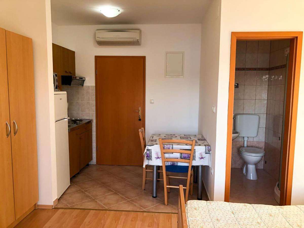 Apartments Palit Rab エクステリア 写真