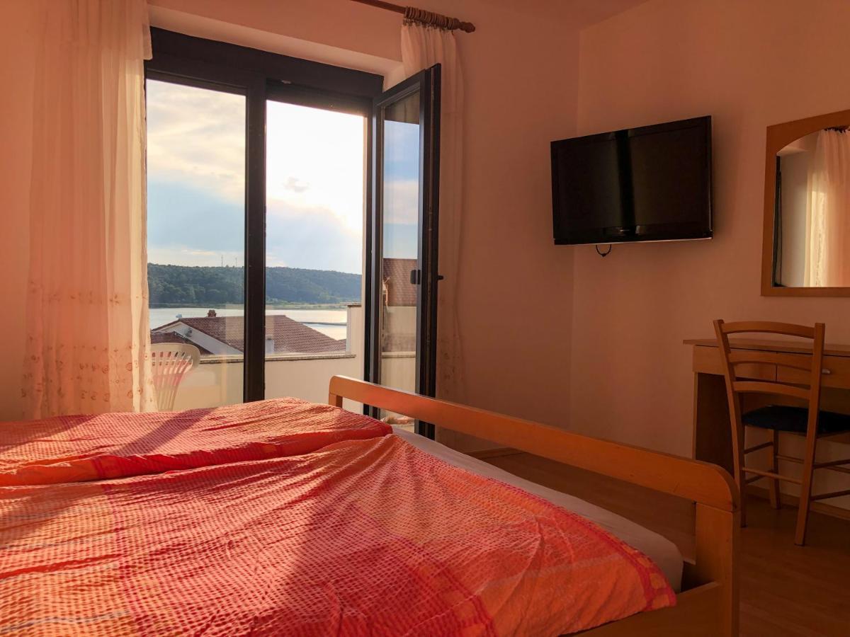 Apartments Palit Rab エクステリア 写真