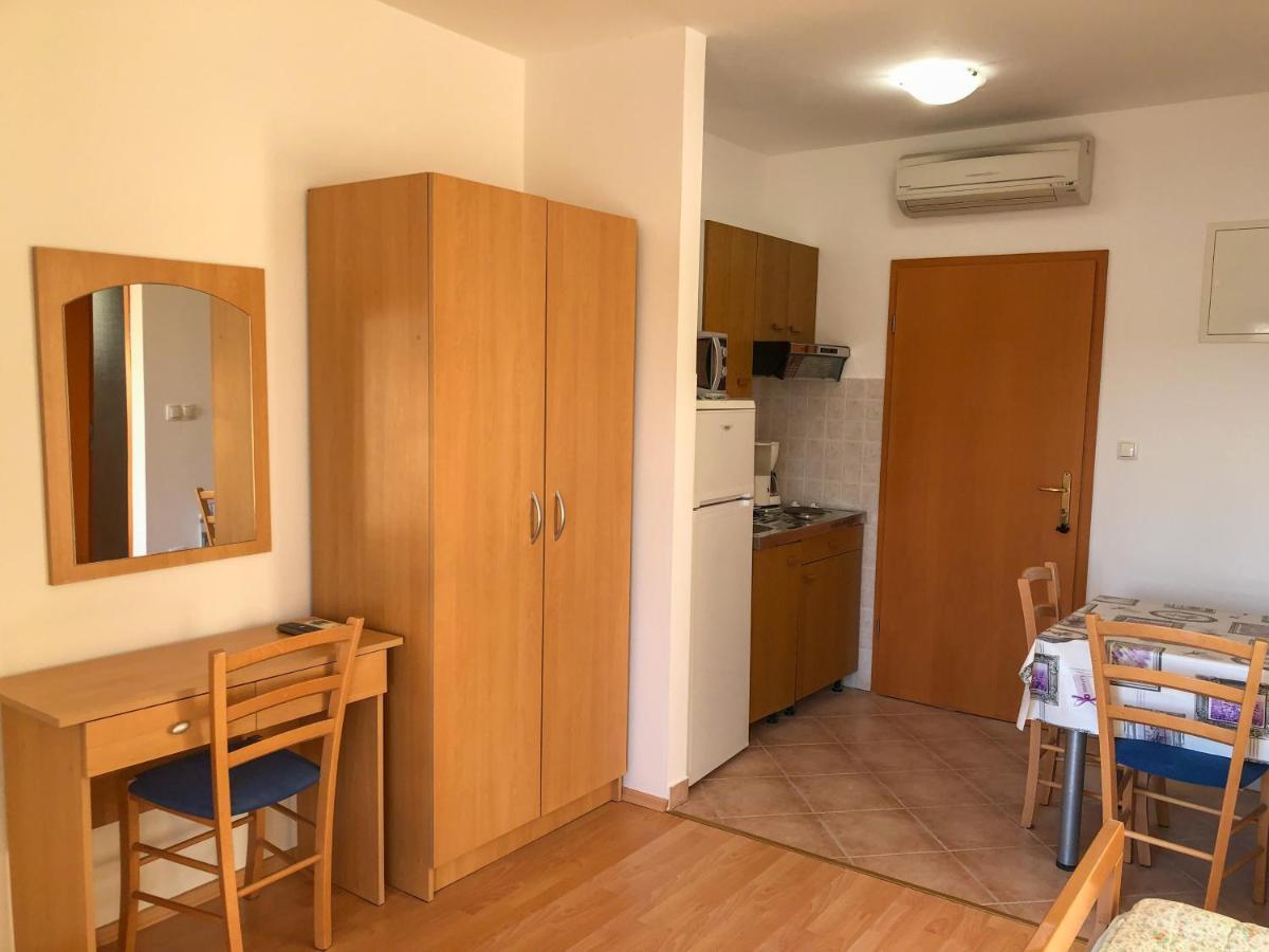 Apartments Palit Rab エクステリア 写真